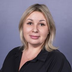 Калиничева Елена